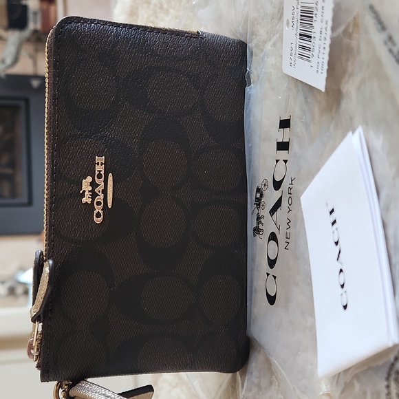 NWT Coach Brown Signature Leather with Pale Gold Double Corner Zip Wallet π€π€ - Picture 13 of 16